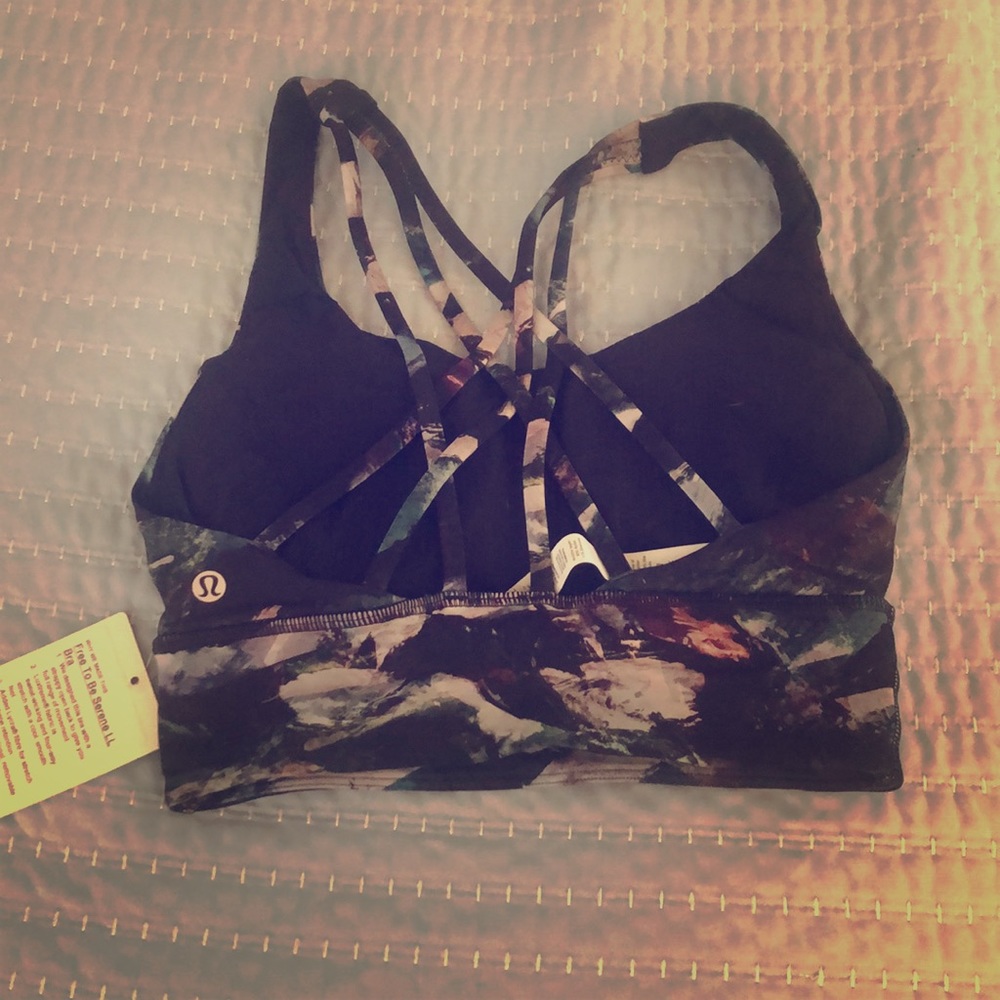 Lululemon sports bra